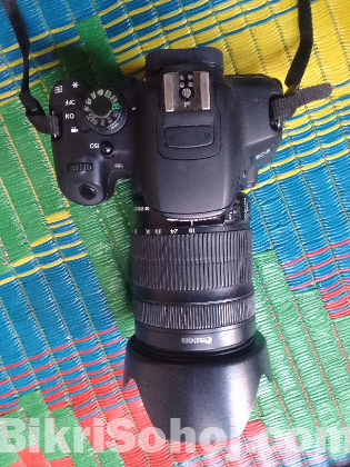 কেমরা 700D lens:18-135